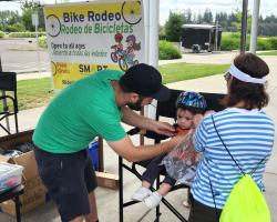 Fitting toddler for bike helmet